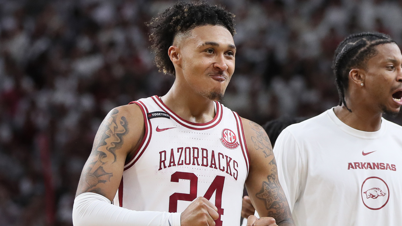 Razorbacks' Jeremiah Davenport pumped up against Duke